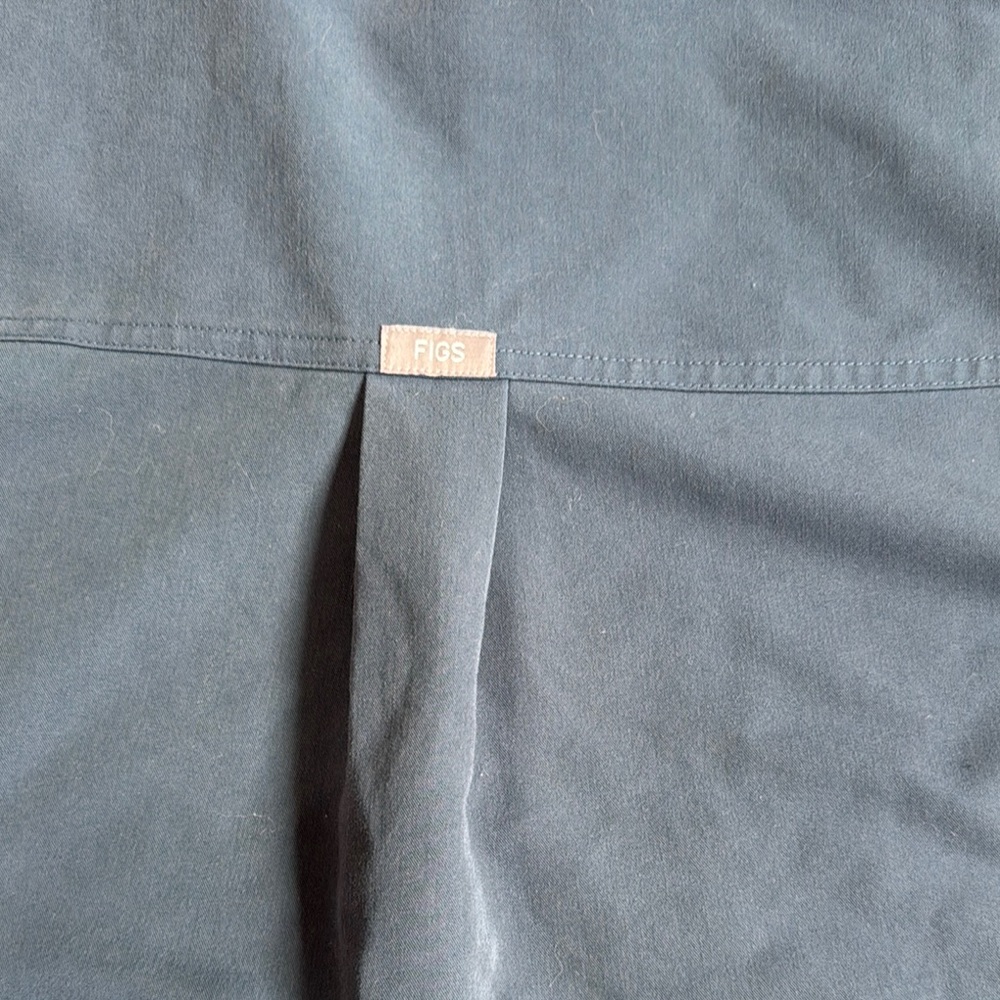 Figs Women's Top in Navy Blue - Picture 4 of 8